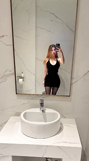 Tell me do you like my today's outfit?