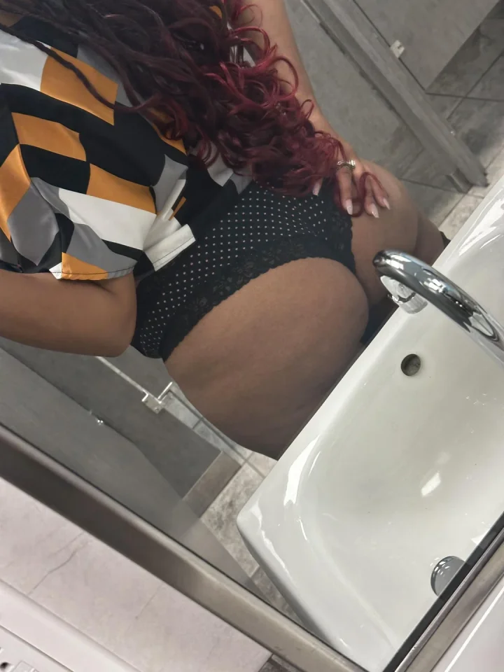 Call me Betty Crocker cause I’m caked up! 😜Want a slice of my cake? 🍰 You have some icing for my cake? Show me your icing on my 🌶️ 🔗