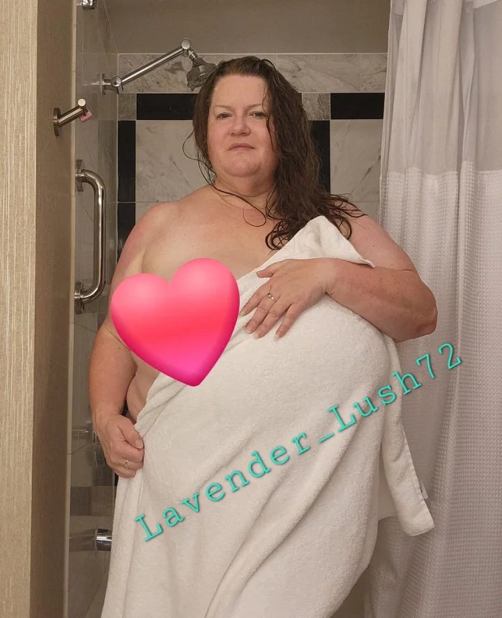 Get ready for a hot 🔥 shower 🚿 with me 😈 [F52]