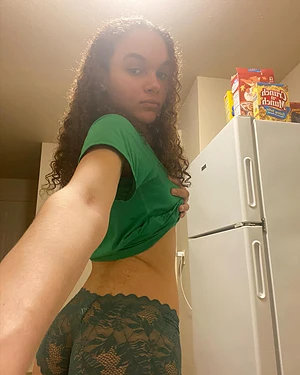 pretty & petite
