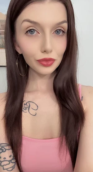 Face of an angel, thoughts of a whore😘