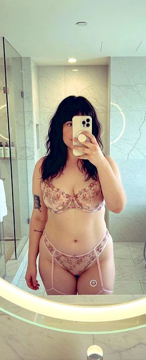 It’s a good thing mommy has a breeding kink. Now when you fill your wife you can think of me instead.