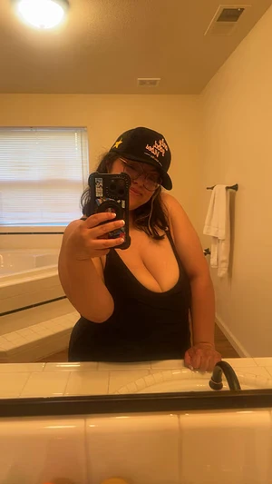 Hi 🍯💕F23 here wanna keep me company 🥺