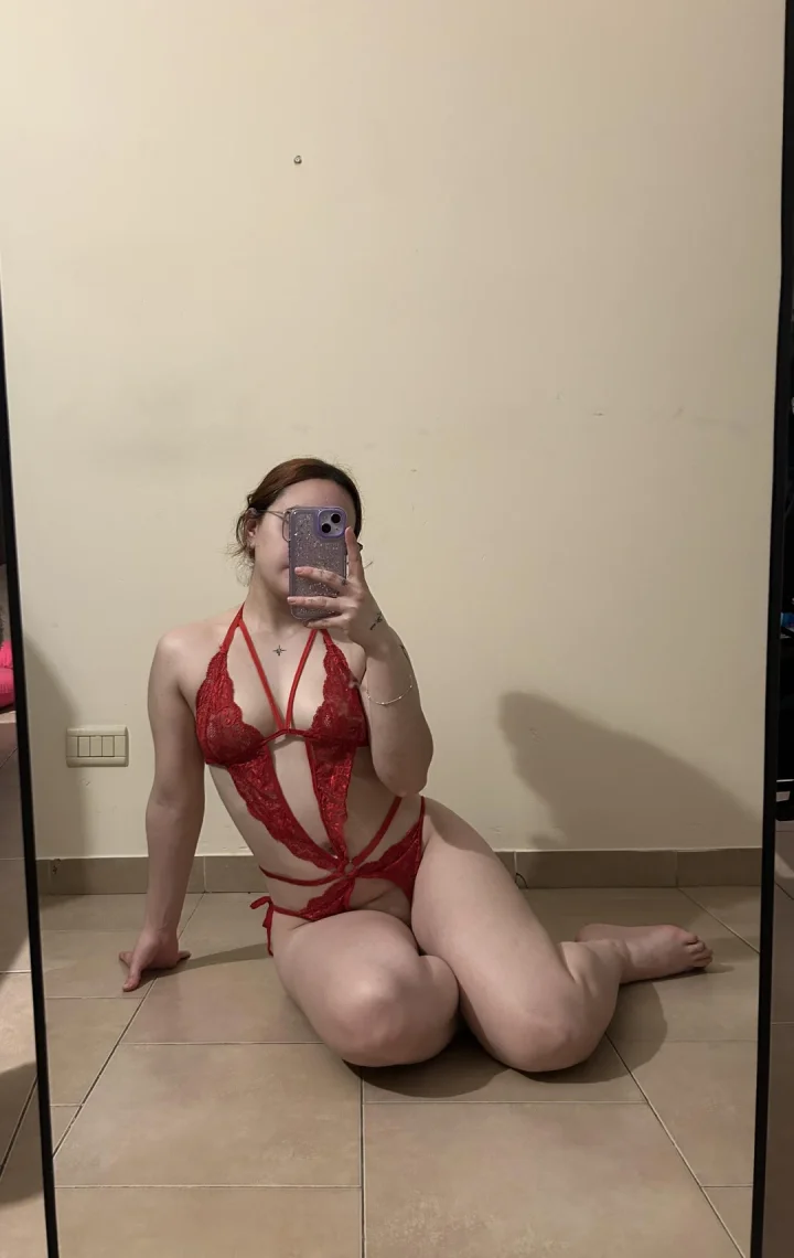 Come daddy 🥵 i have a lot to show you