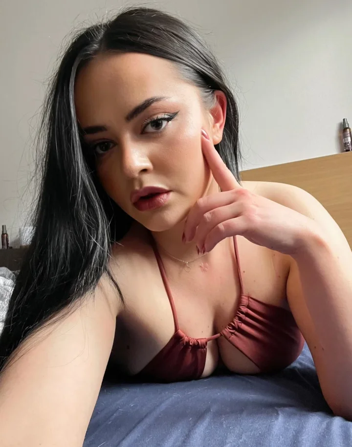 Every stare into my eyes weakens you.. soon you’ll be on your knees begging to submit to Goddess.