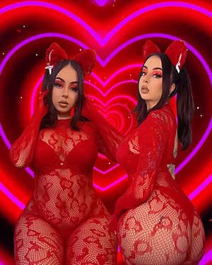 Would you cheat on your wife with me?💋