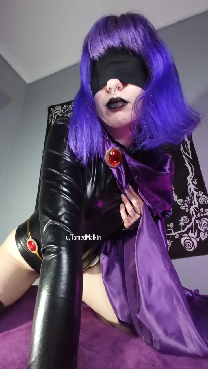 Come watch me fuck myself in cosplay