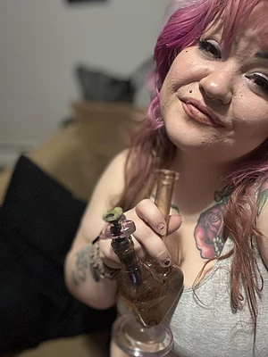 Dirty bong for a dirty girl (I promise I cleaned her after this)