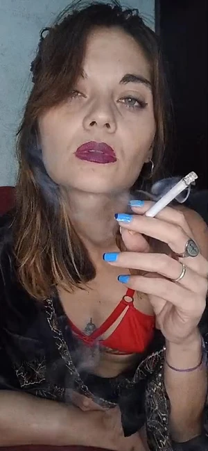Do you think I'm tempting? F28