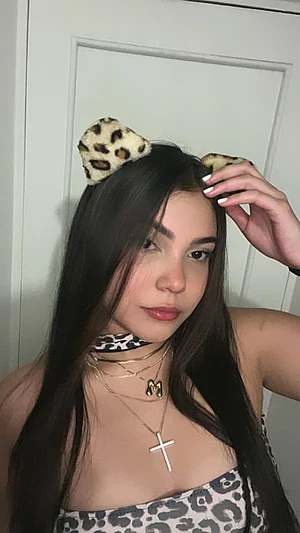 amazing new outfit 😈 daily fresh content