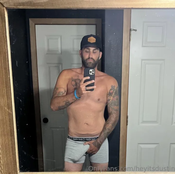 Web address picture of Dustin