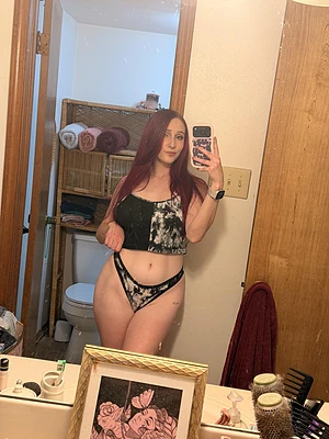 I was feeing cute in my lingerie the other day 😇😜
