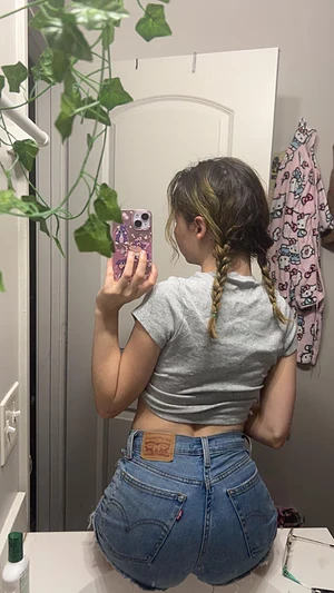 I could fit in your pocket🤭🩷