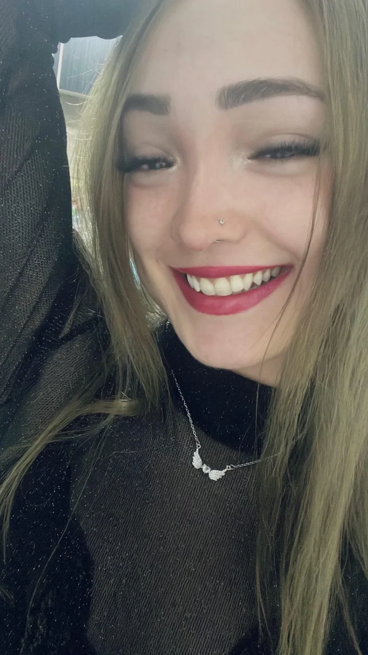 Foto Ojos medio cerrados de pretty tatted baby
