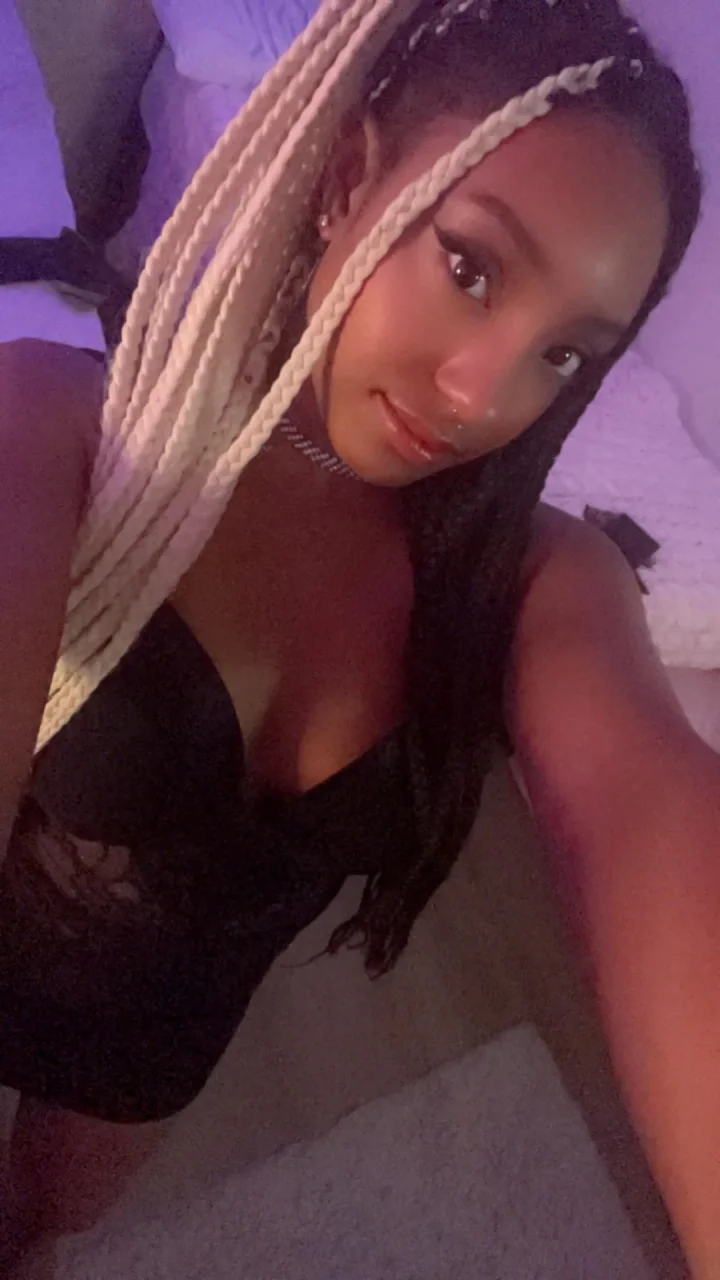 Original picture of Shianna Foxx