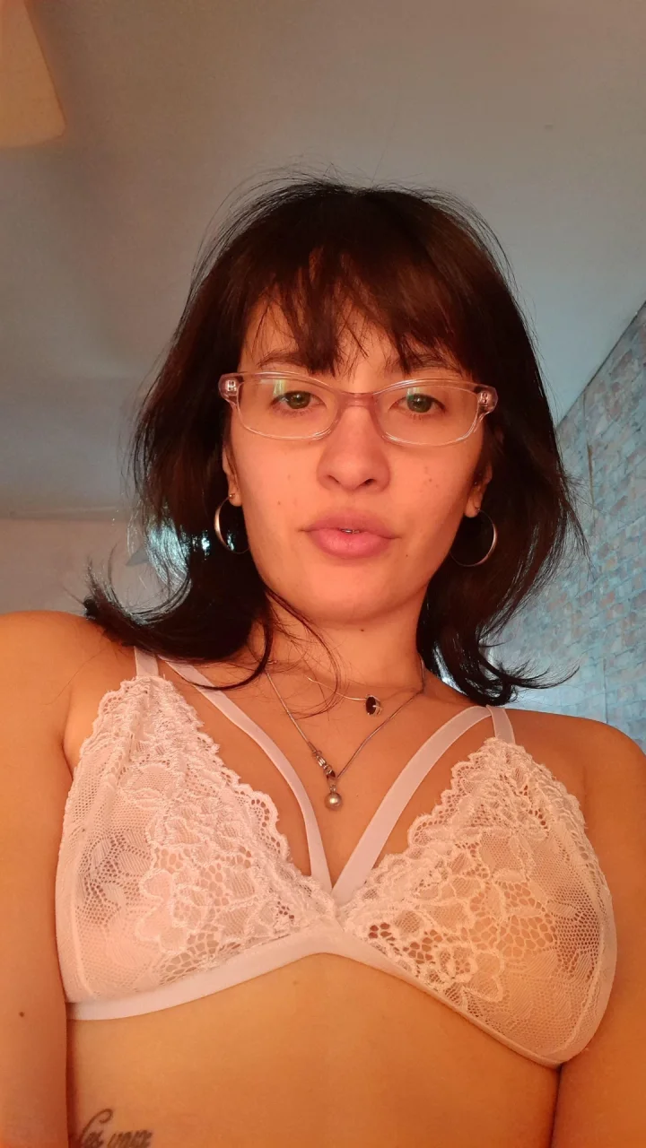 Cum on my face and then clean it with your tongue!