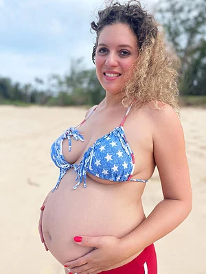 Hot and horny on my preggo OF