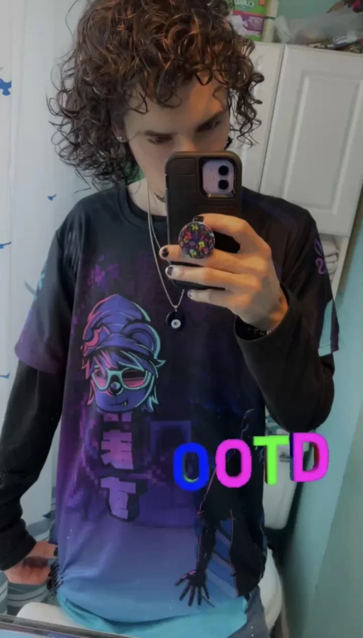 Clothes writing picture of Yadds