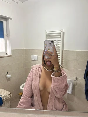 VIENI CON ME?🤭
