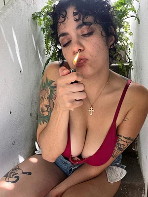 Light me up and turn me on babe 