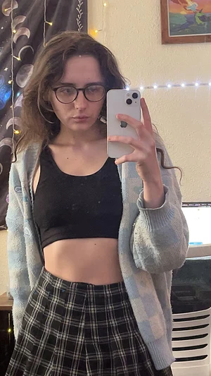 don’t look at my nip 😠