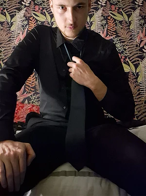 Damien Thorne's pic #1