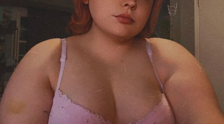 Cute and on OnlyFans! 🖤