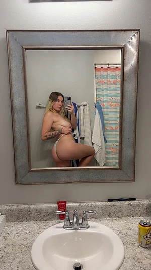 Miss K 🍒's pic #6