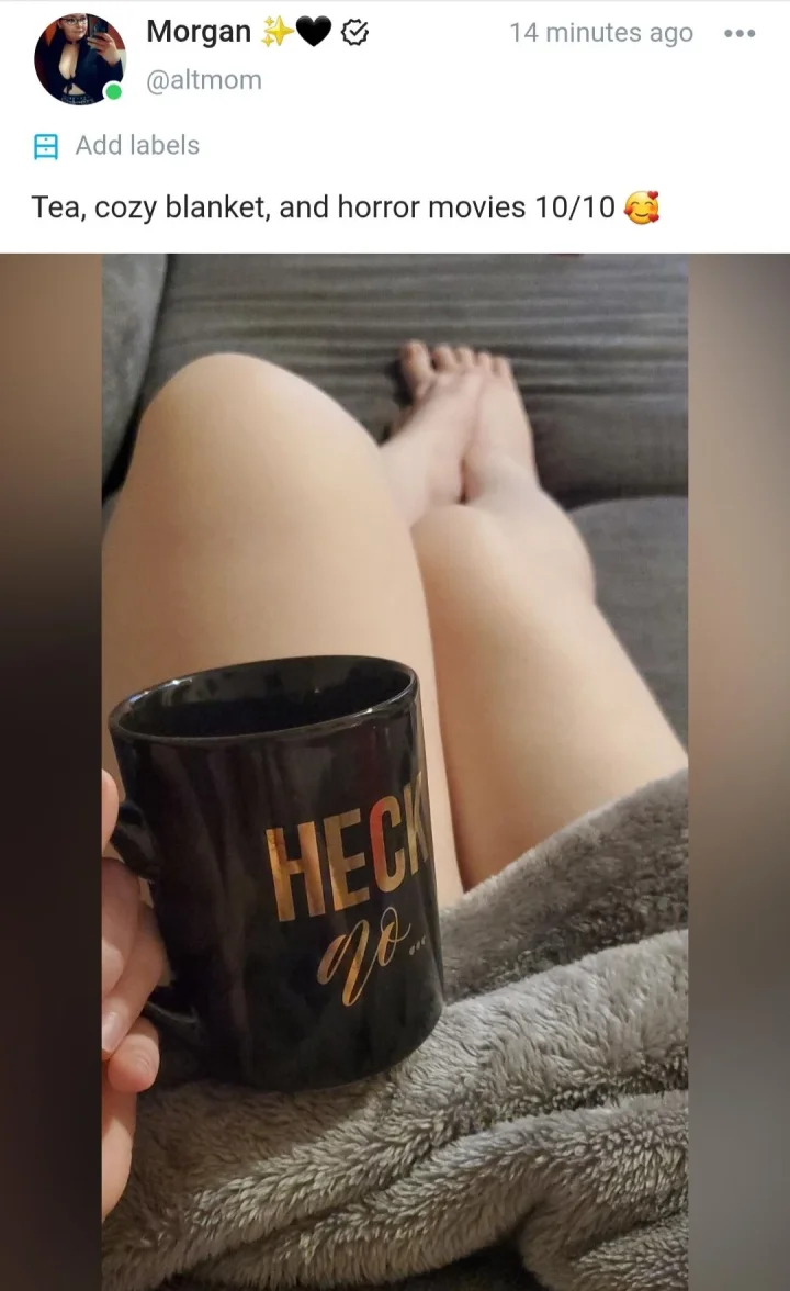 Barefoot picture of Morgan ✨️🖤