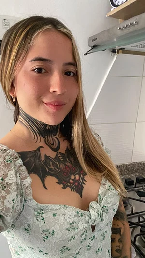 While I cook something delicious, you can fuck me deliciously😈