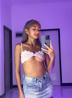 Tiny but confident