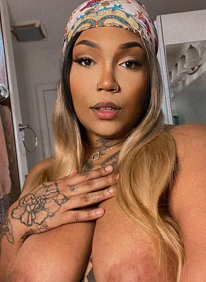 Kay Kisses 💋's pic #2
