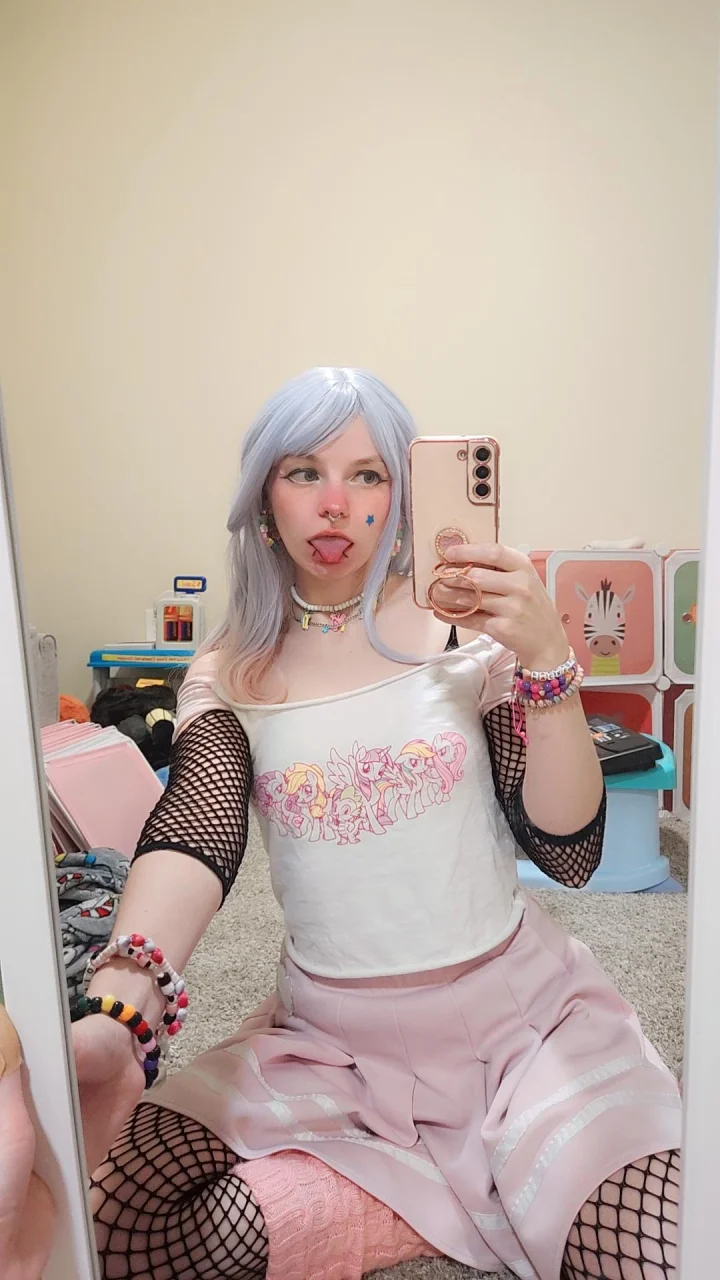 Print shirt picture of Laverna2.0