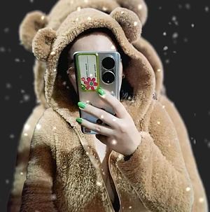 This bear wants to keep you warm 💋