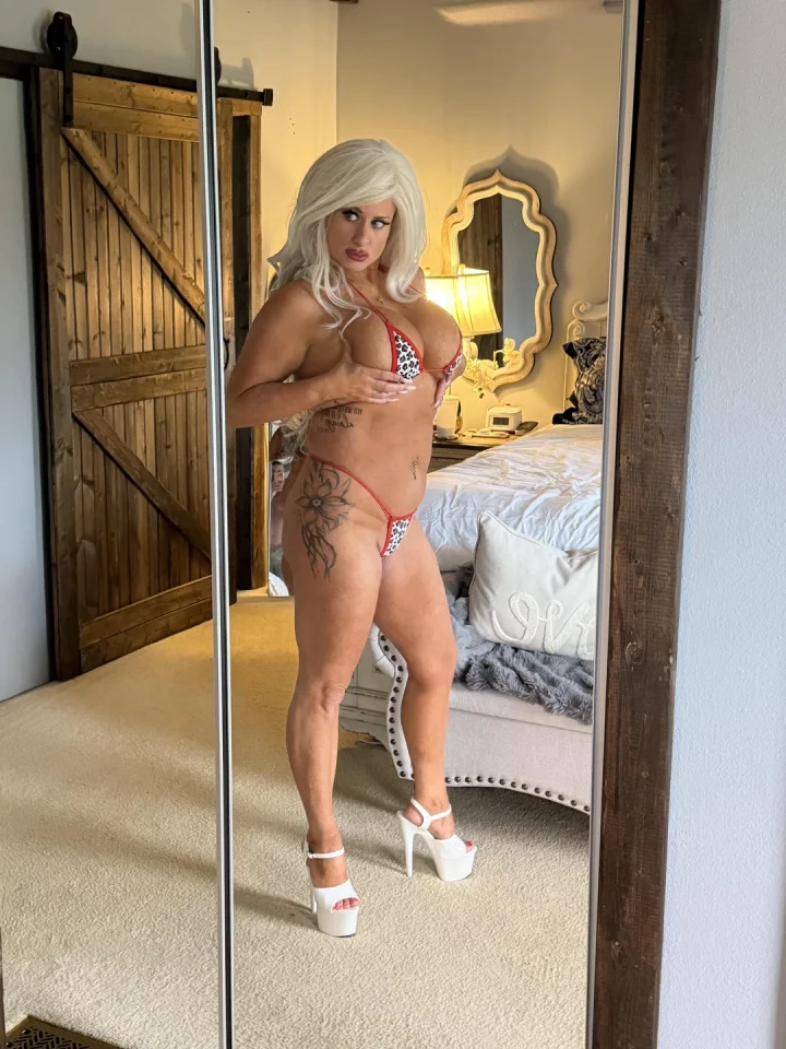 Anyone into curvy MILFs