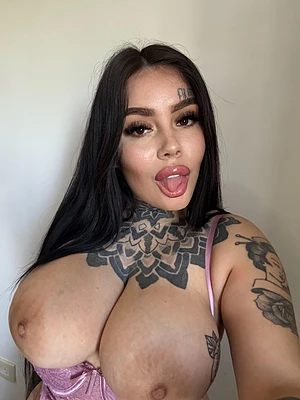 𝕁𝕌𝕃𝕀𝔼 Homewrecker 👸🏻's pic #542