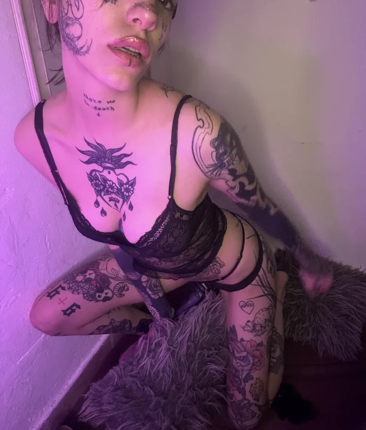 You love your wife but your kinks belong to me