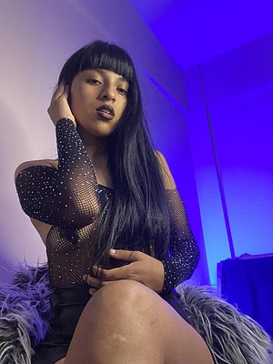 Do you want to enter the world of femdom? Don't resist any longer.
