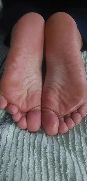 What do you like more, the toes or the soles?