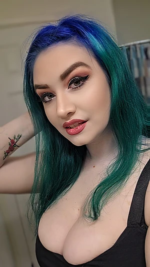 If I were a siren, would you dive into the gushing waters to please me? 🧜‍♀️🌊