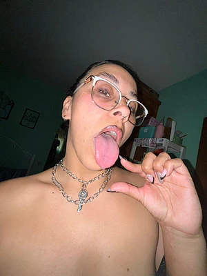 My tongue drives and increases your desire! 🥵