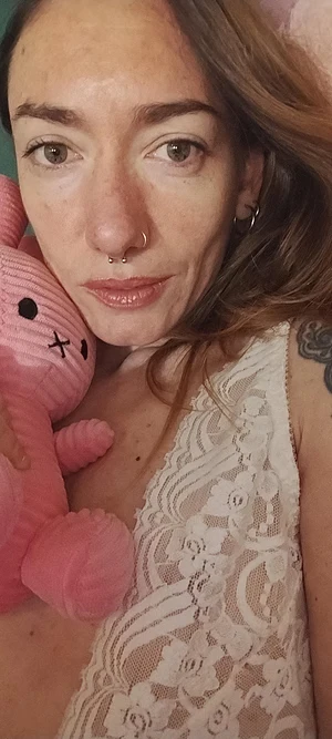 Sweety MILF Italian face