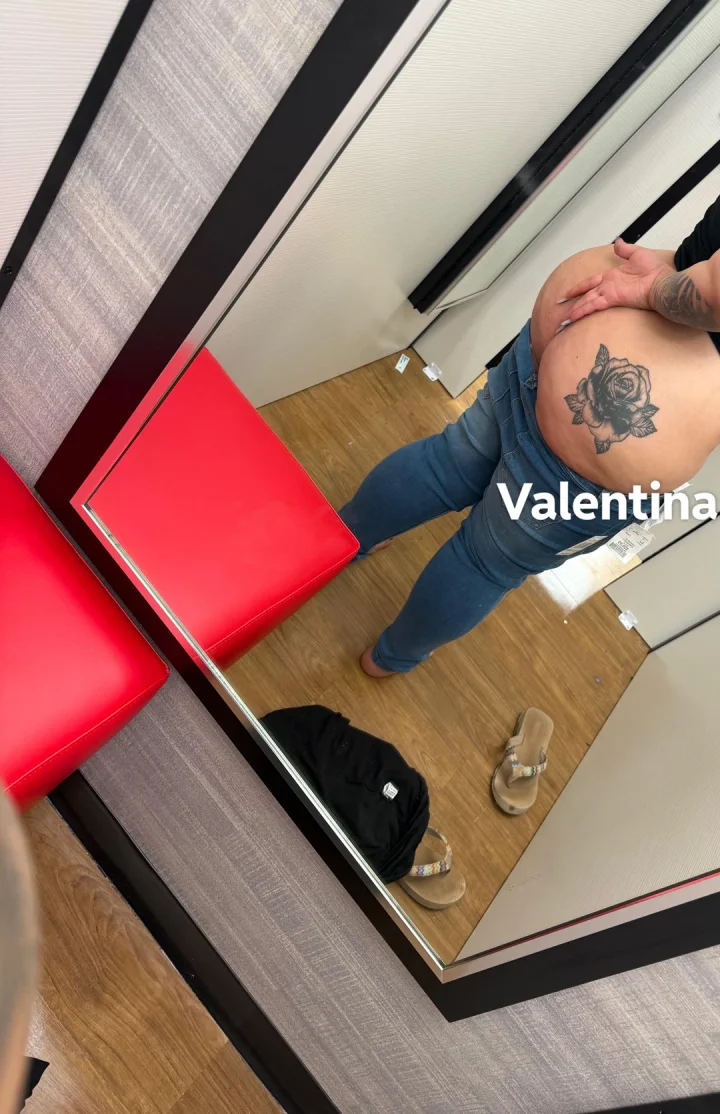 These jeans can’t fit this ass