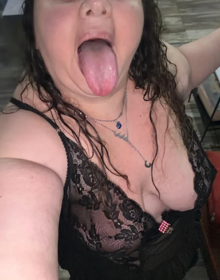 Upper teeth picture of Goddess MOMMY