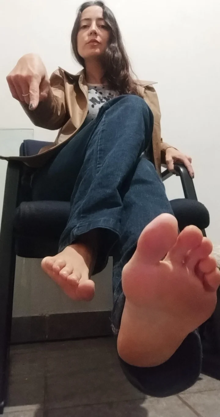 Your place is under this Mom's feet