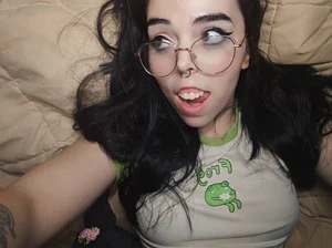 I need more cute clothes UwU