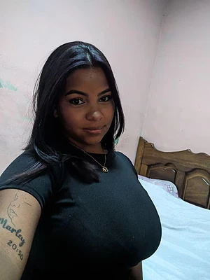 My face is adorable but I'm a very hot girl