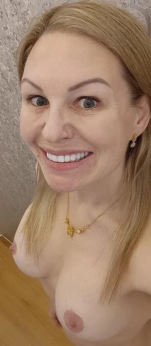 Naturally me...46 year old petite British mommy
