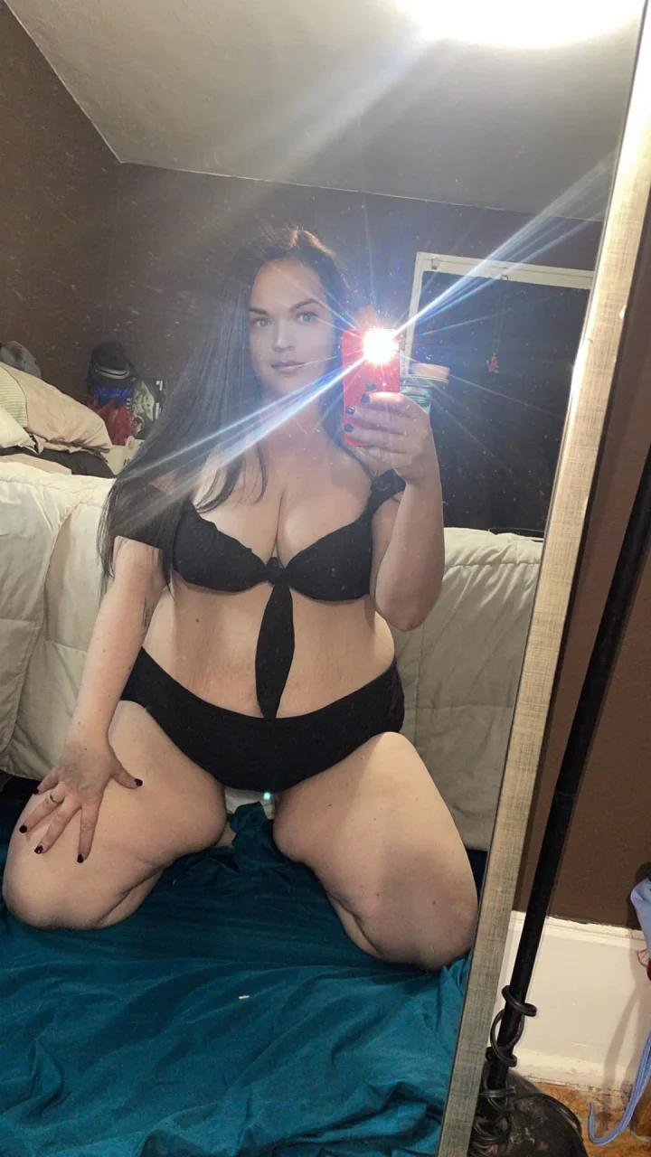 These mommy milkers are so full