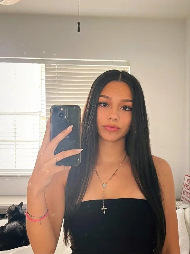 what would your wife say if she found out reddit girls are making you hard? 🤭